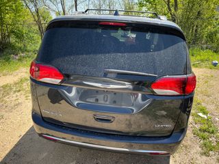 2019 Chrysler Pacifica Limited - Exterior Rear Center Image